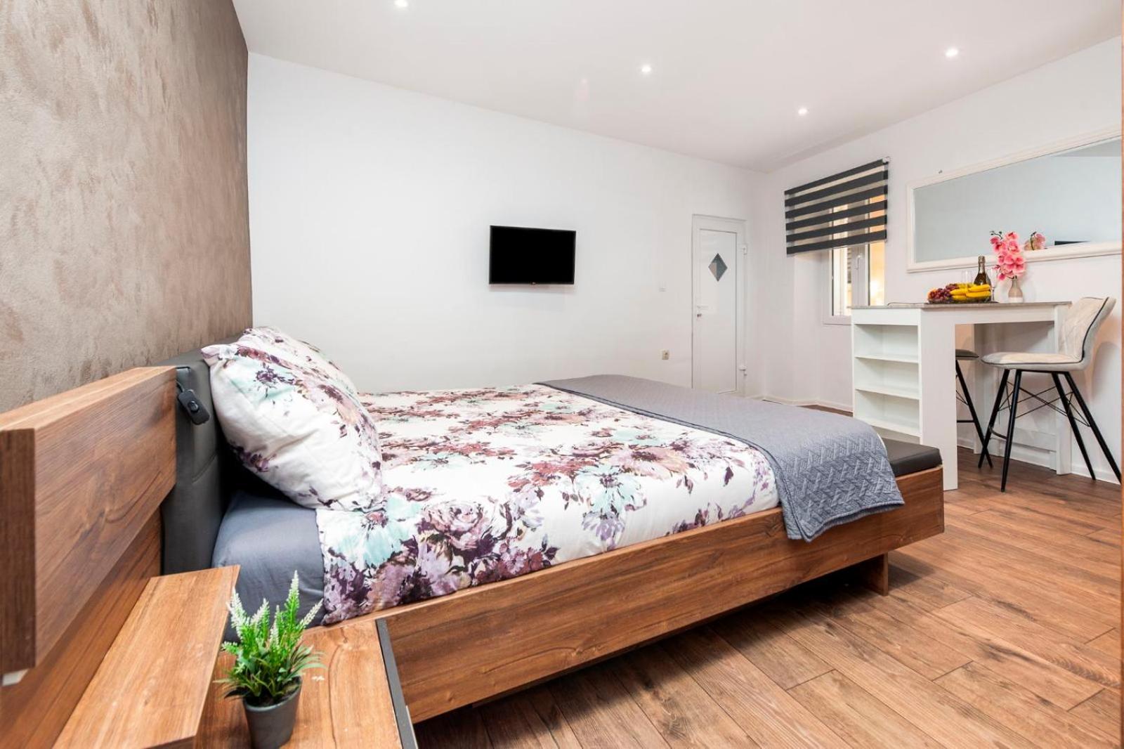 Apartment Ana *